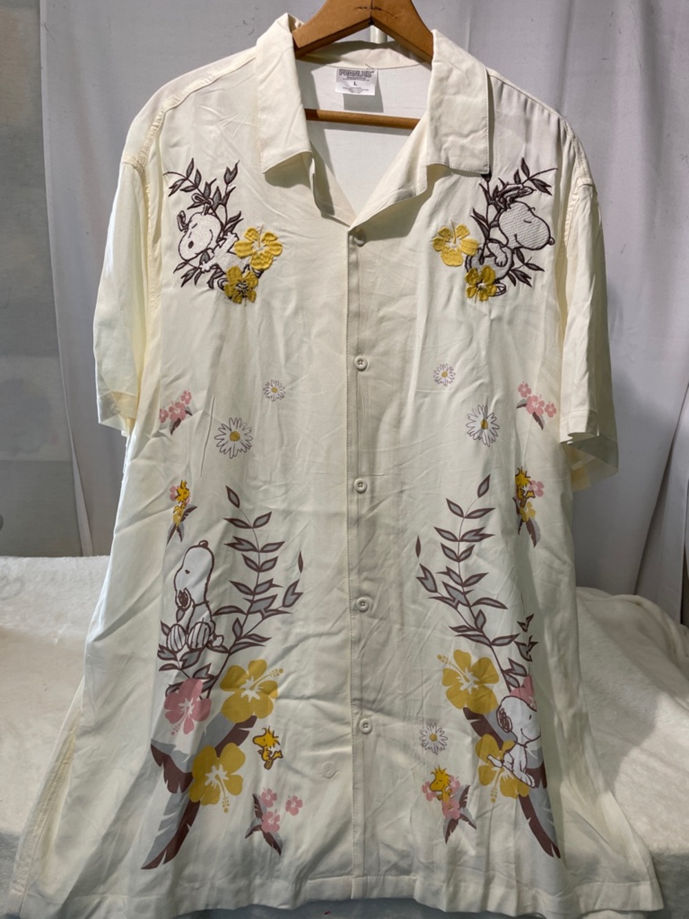 Peanuts Cream Short-Sleeve Floral & Character Button-Down Shirt